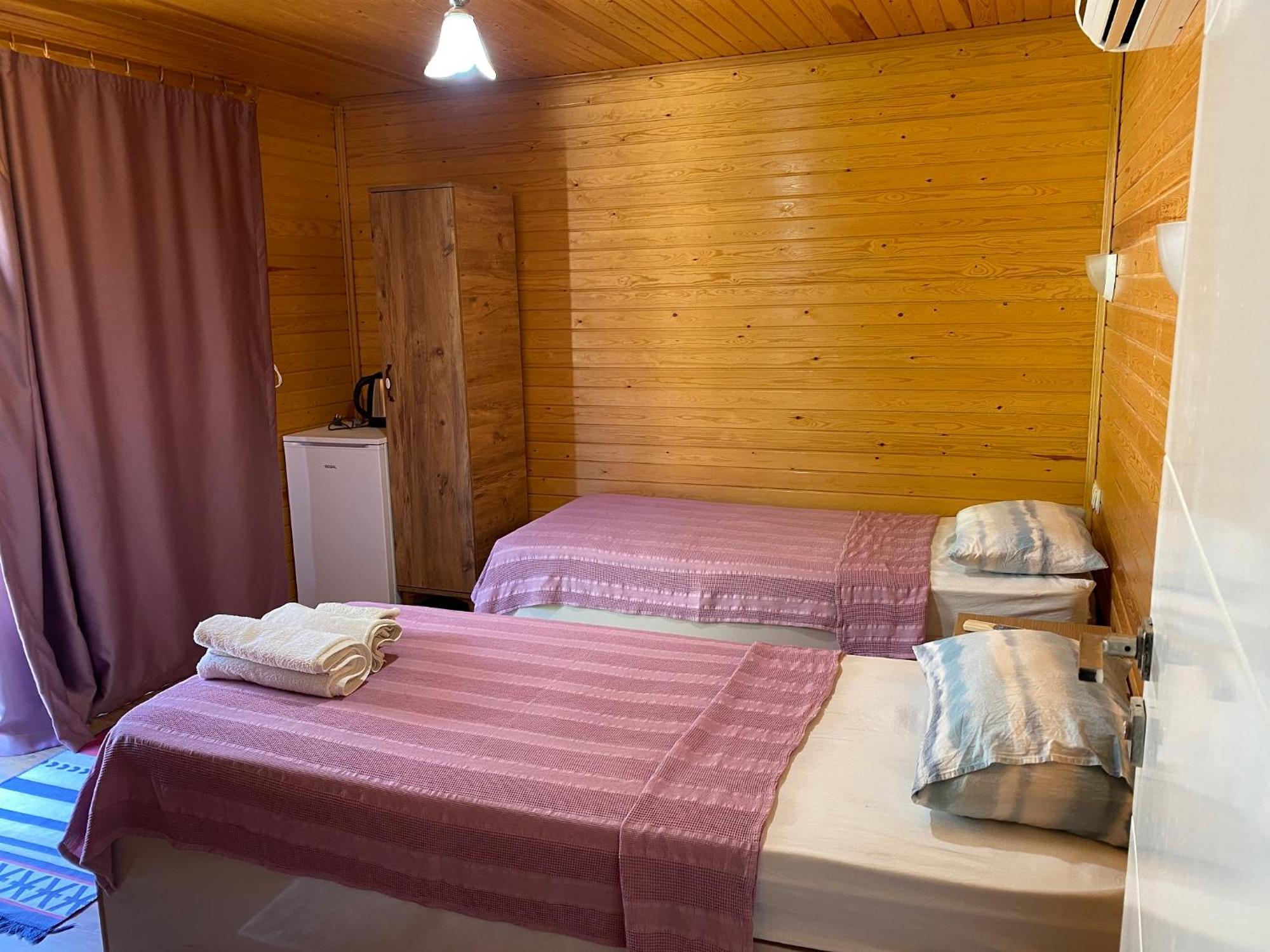 Karaoez Ada Bungalows & Villa Karaoz Quarto foto